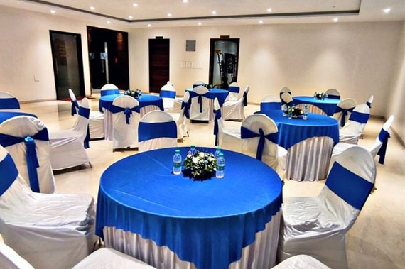 Intimate private event lighting and décor