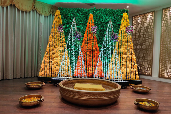 Elegant wedding mandap and floral décor