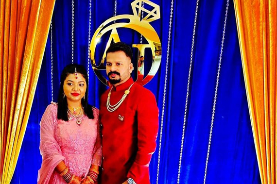 Elegant wedding mandap and floral décor
