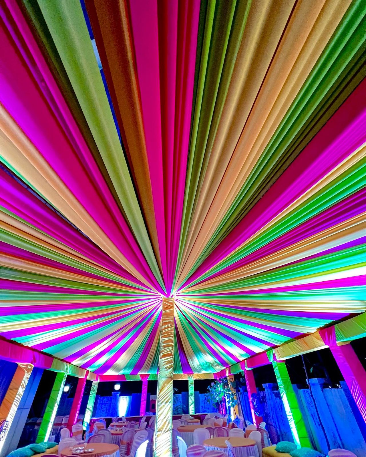 Elegant wedding mandap and floral décor